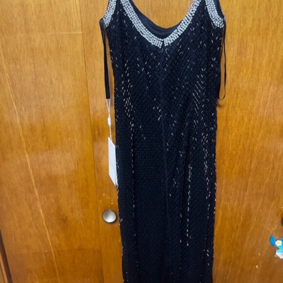 Black Mac Duggal evening gown, size 6 - Picture 5 of 5